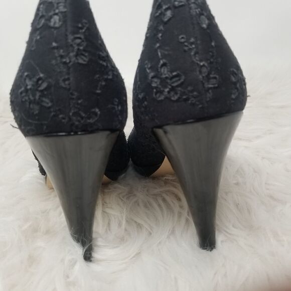 STEVE MADDEN FLORAL FABRIC HEELS. BLACK. SZ 9M - Picture 14 of 16